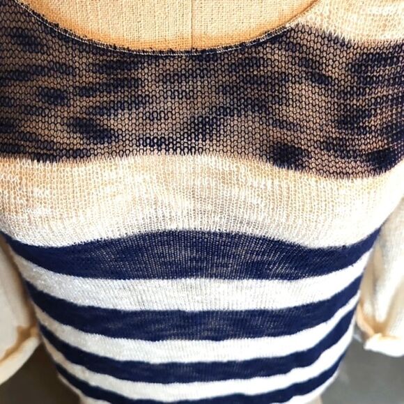 Womens Xhilaration Navy and Cream striped lightweight top size Medium - Picture 11 of 11